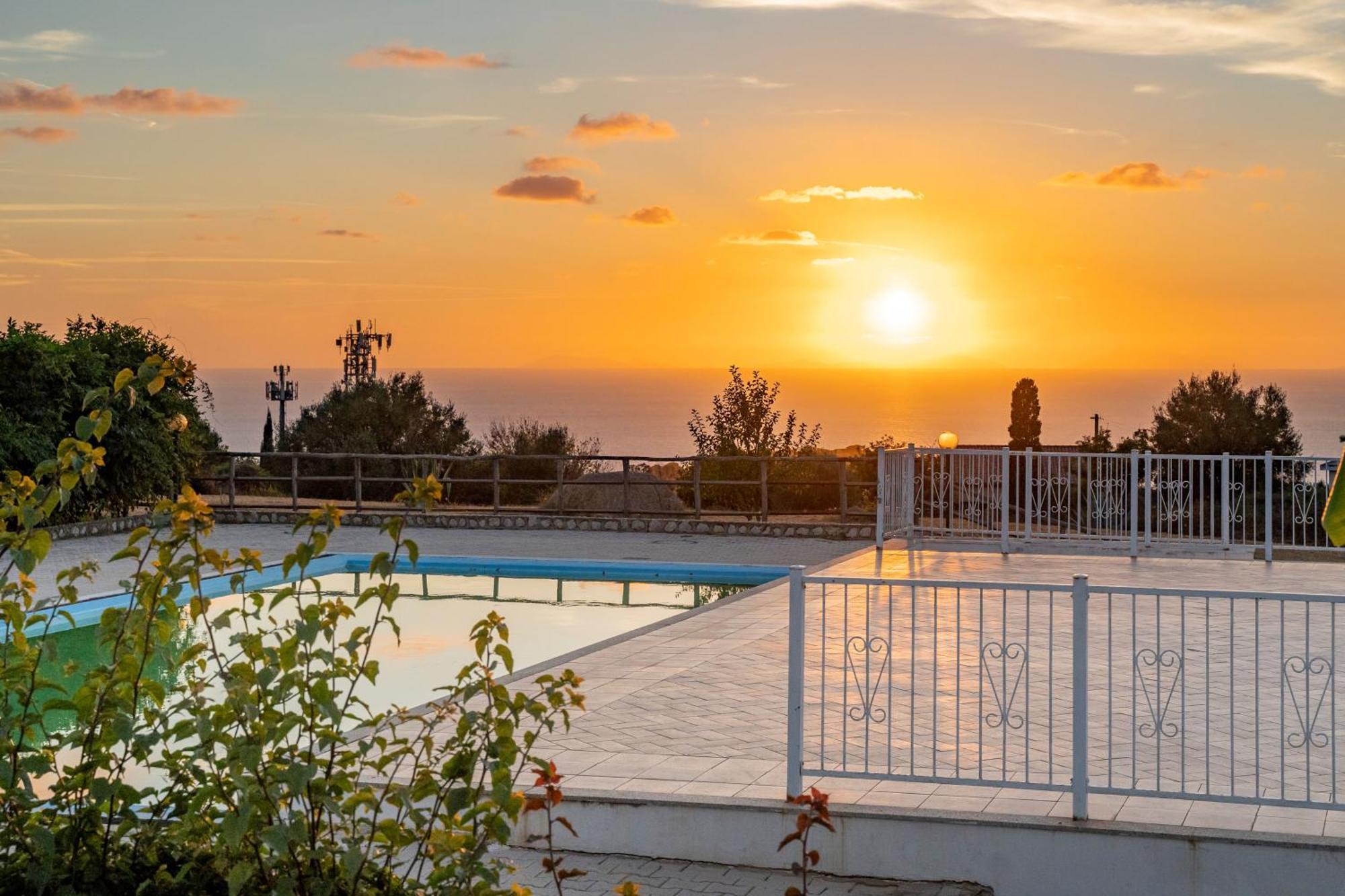 Ninea Panoramic Family - Large Pool With Sea View Capo Vaticano